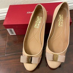 Salvatore Ferragamo Women's Varina Flat, New Bisque, 39 EU/9 US